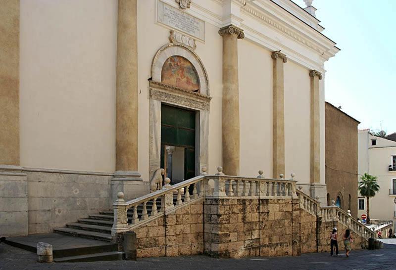 La Porta Dei Leoni *